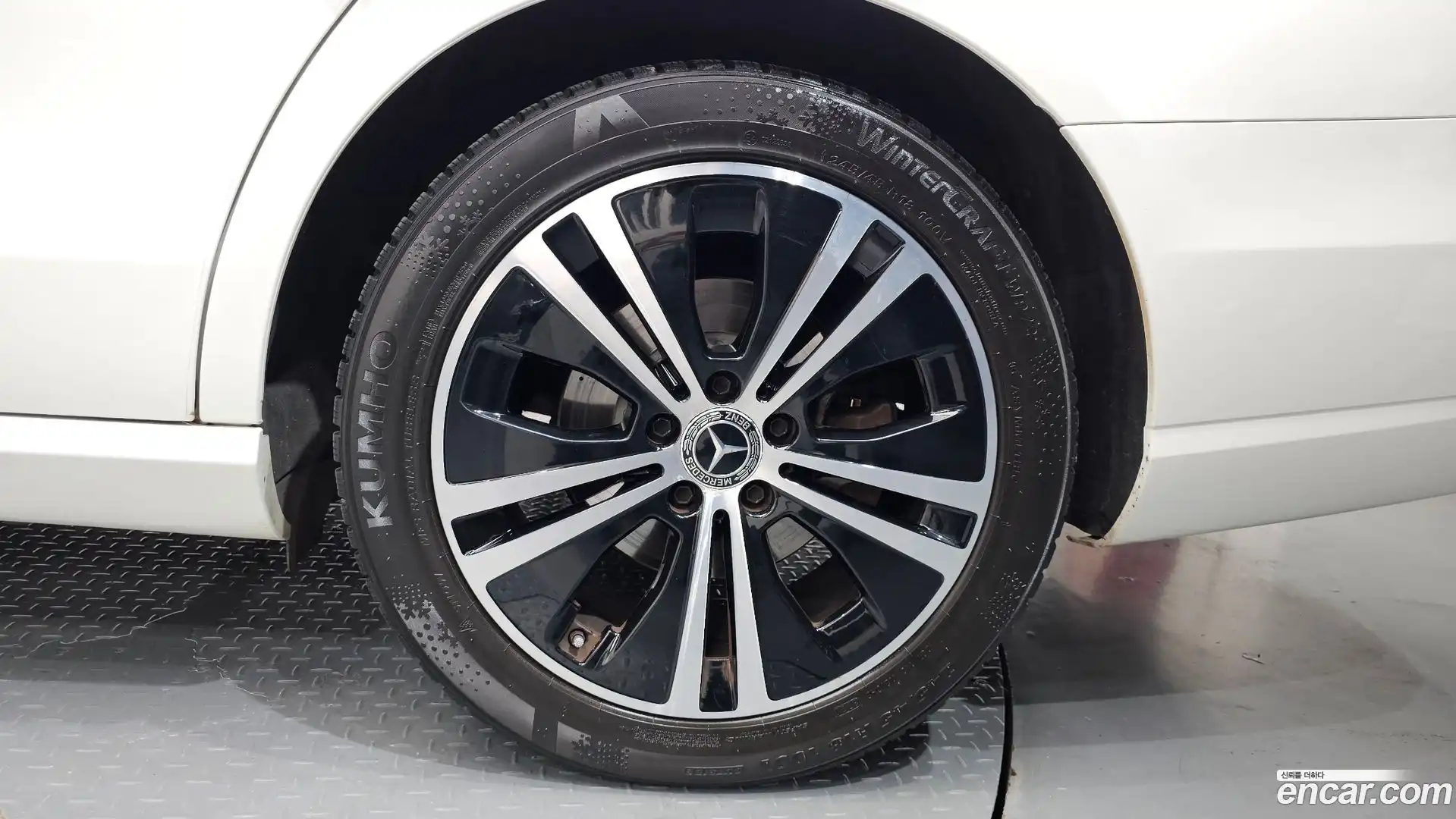 E-Class Mercedes-Benz 2020.7-OUTER-031