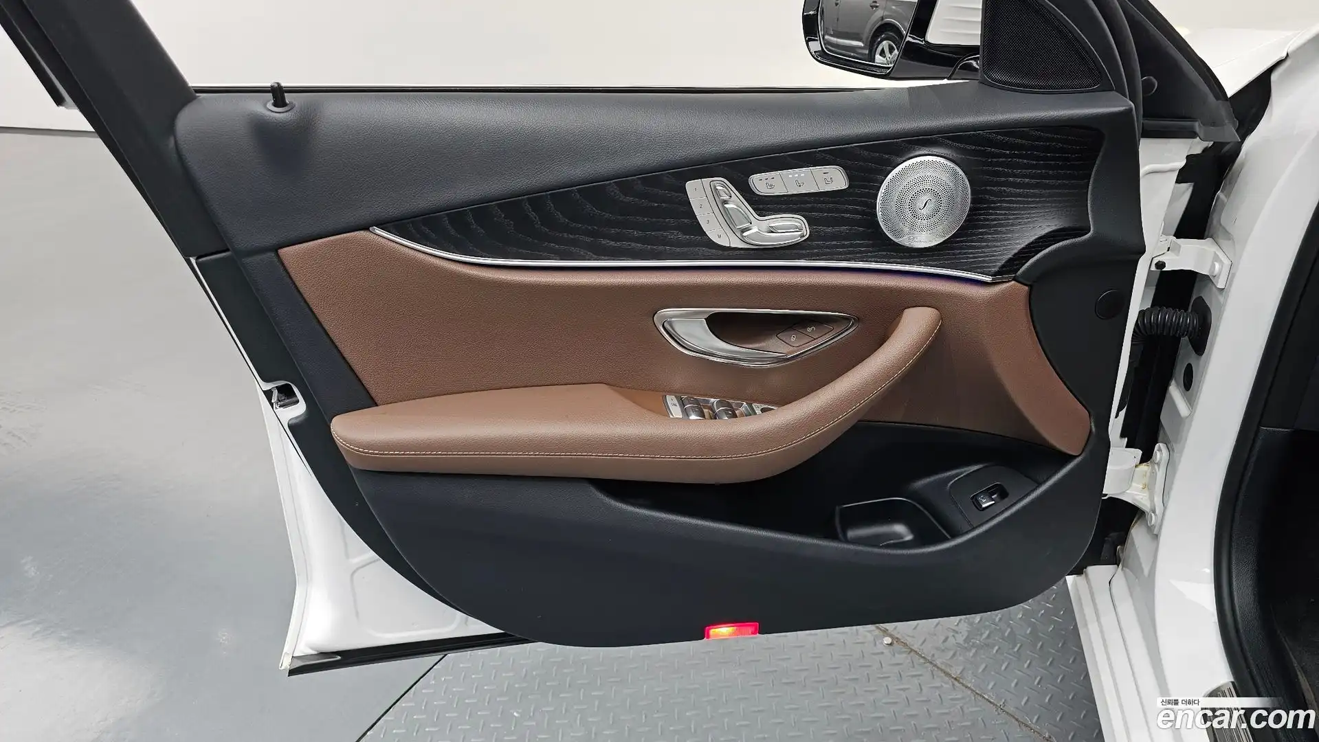 E-Class Mercedes-Benz 2020.7-INNER-034