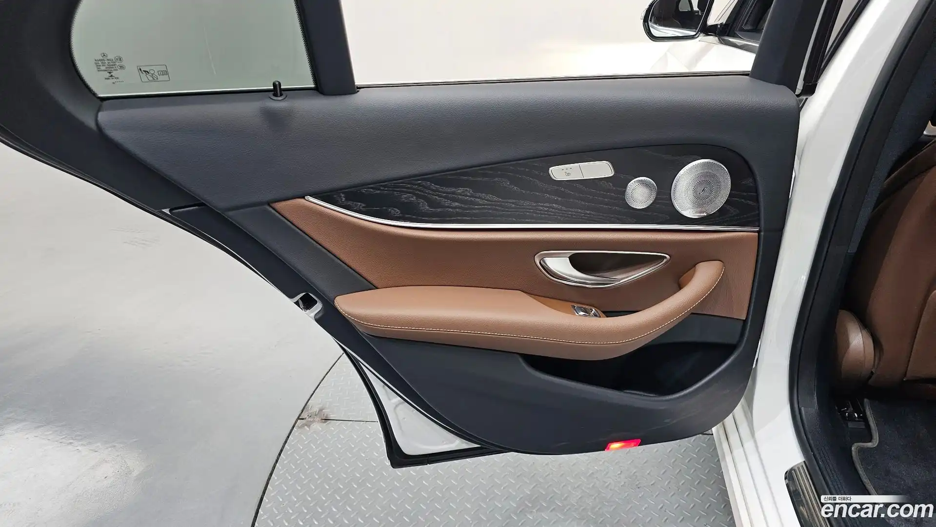 E-Class Mercedes-Benz 2020.7-INNER-035