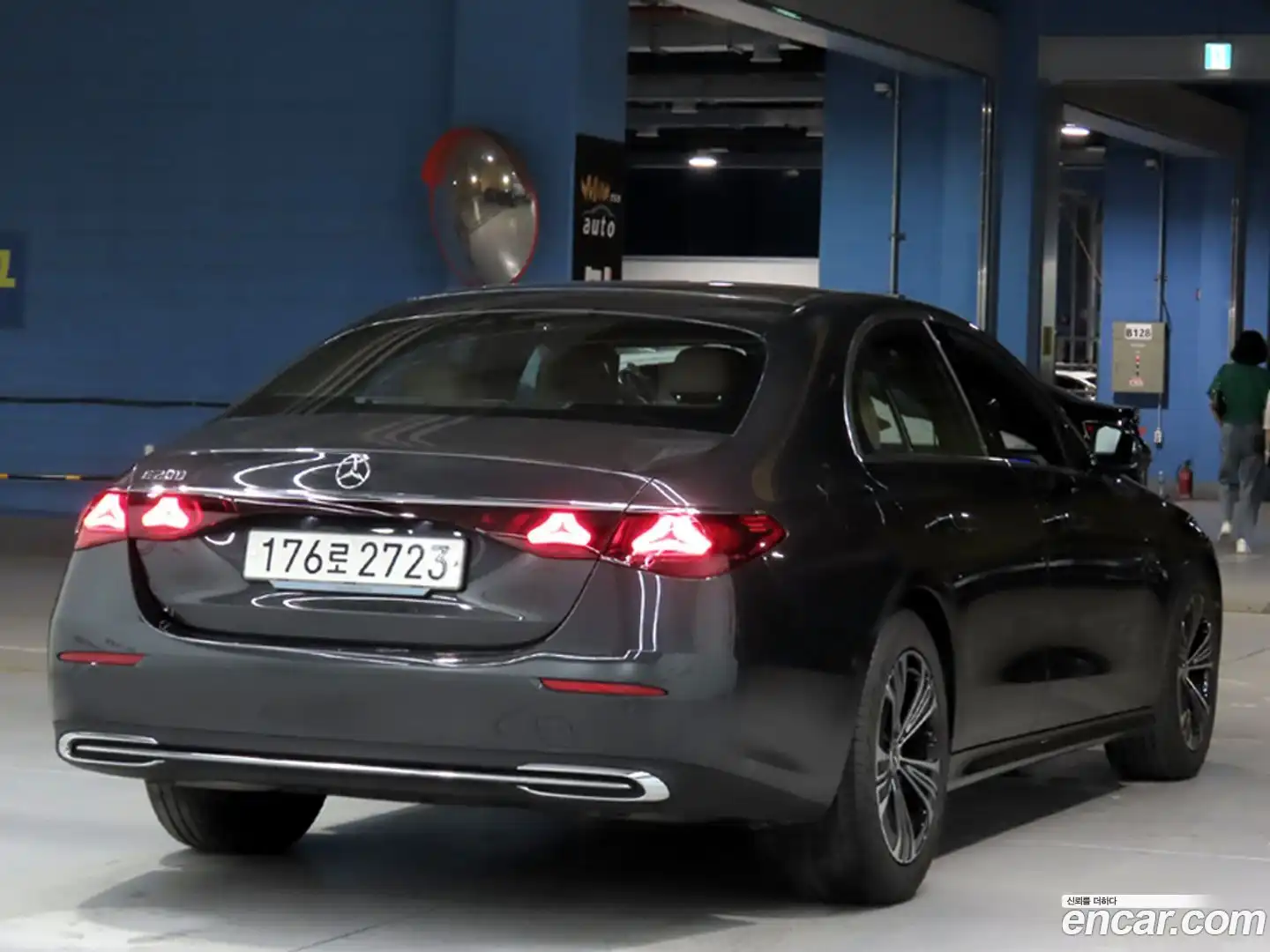 E-Class Mercedes-Benz 2025.2-OUTER-004