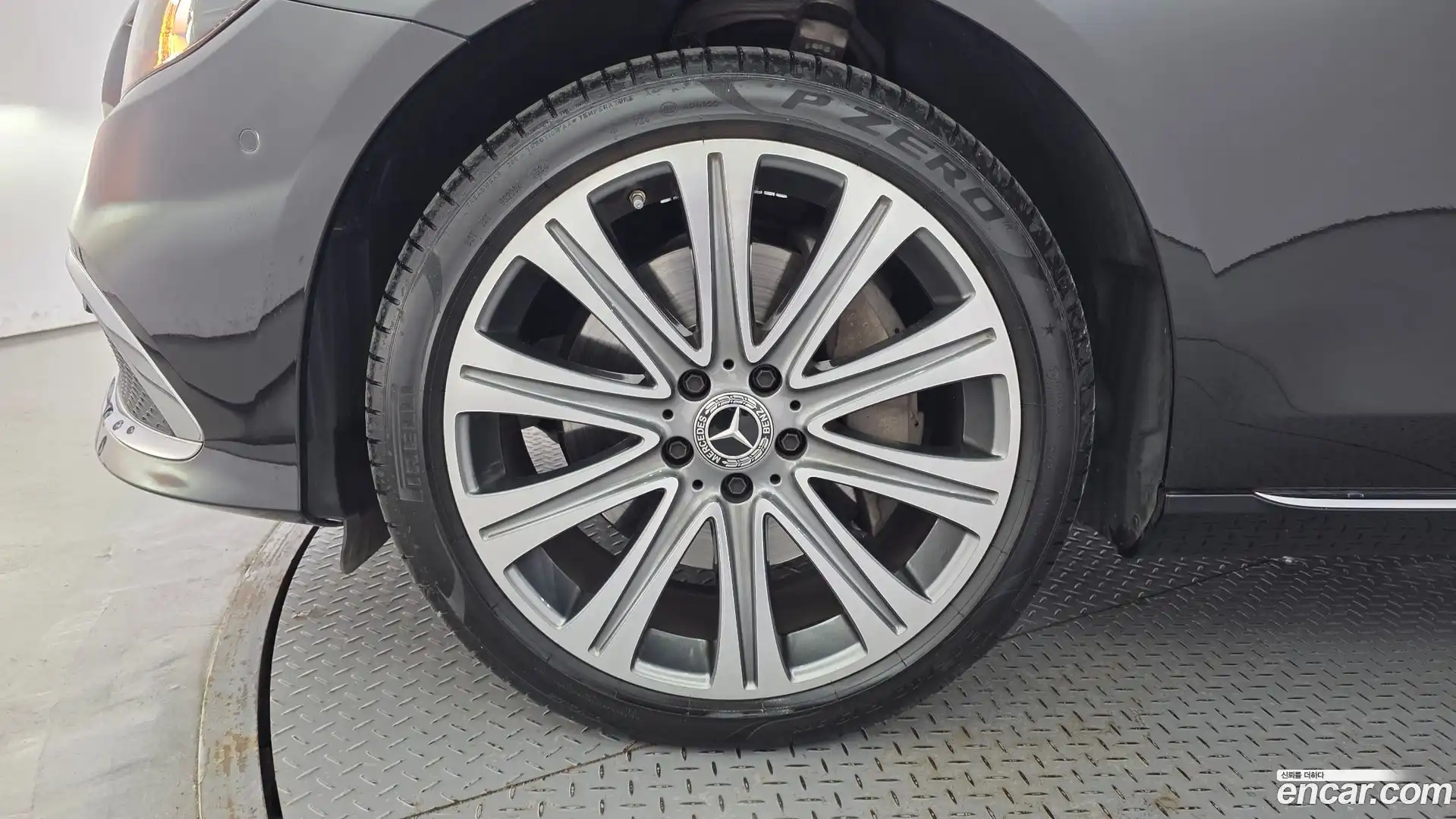 E-Class Mercedes-Benz 2023.0-OUTER-005