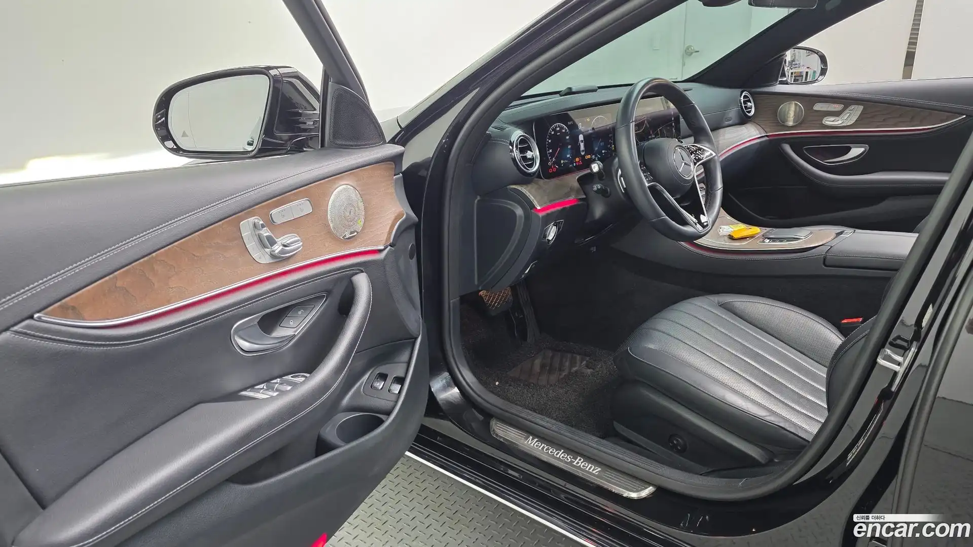 E-Class Mercedes-Benz 2023.0-INNER-010