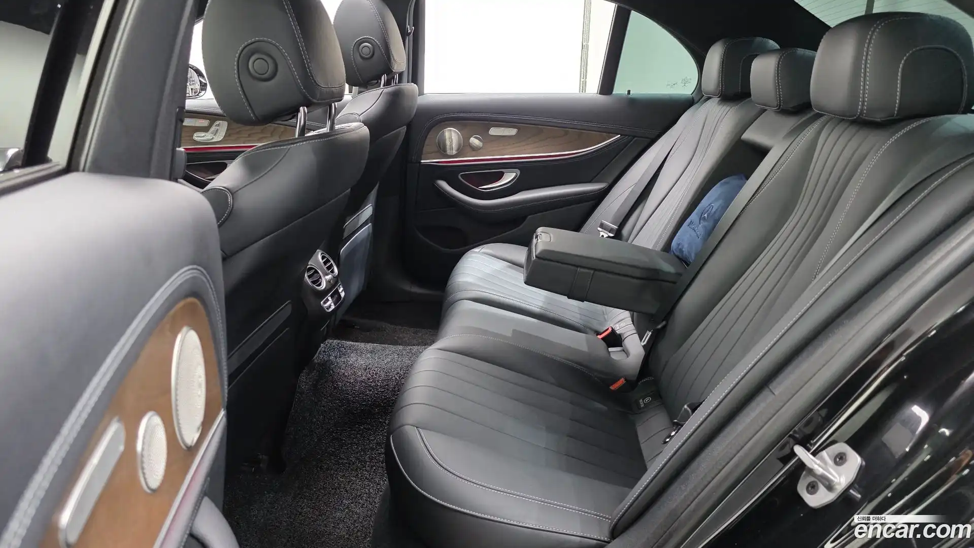 E-Class Mercedes-Benz 2023.0-OPTION-016