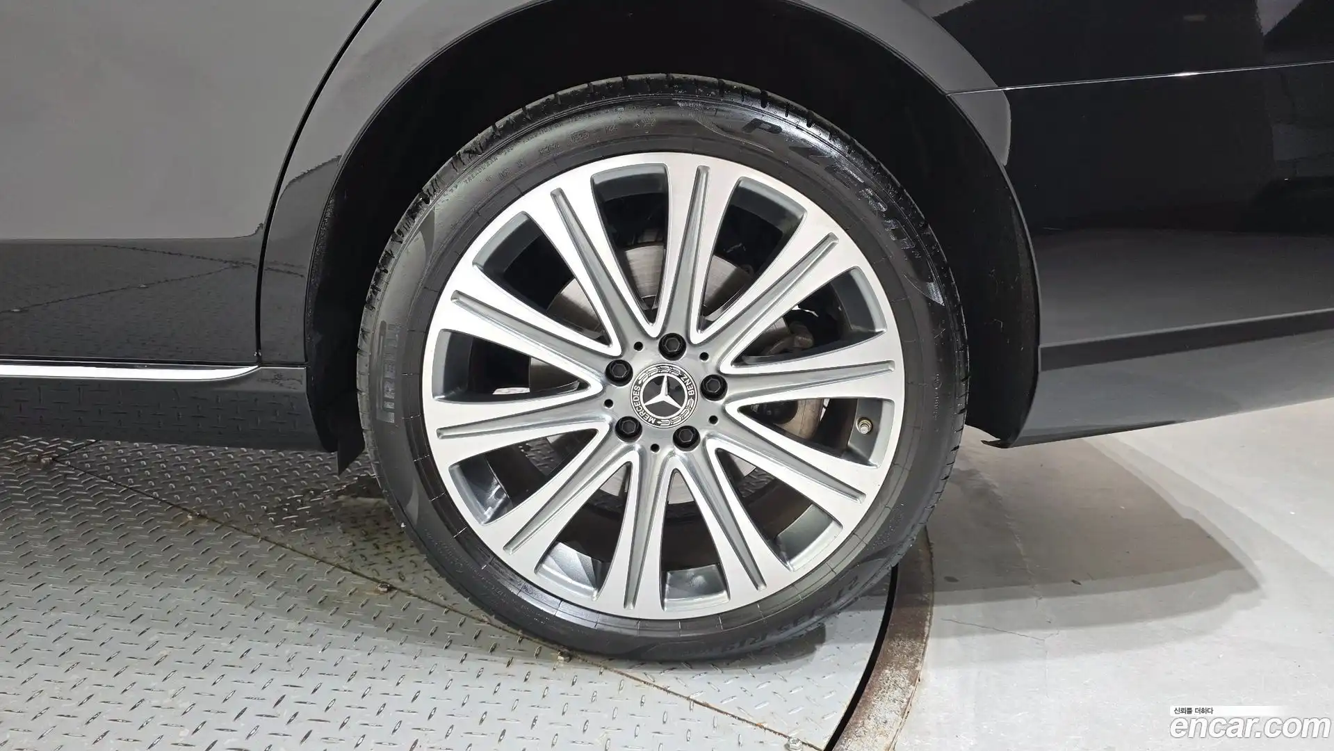 E-Class Mercedes-Benz 2023.0-OUTER-031