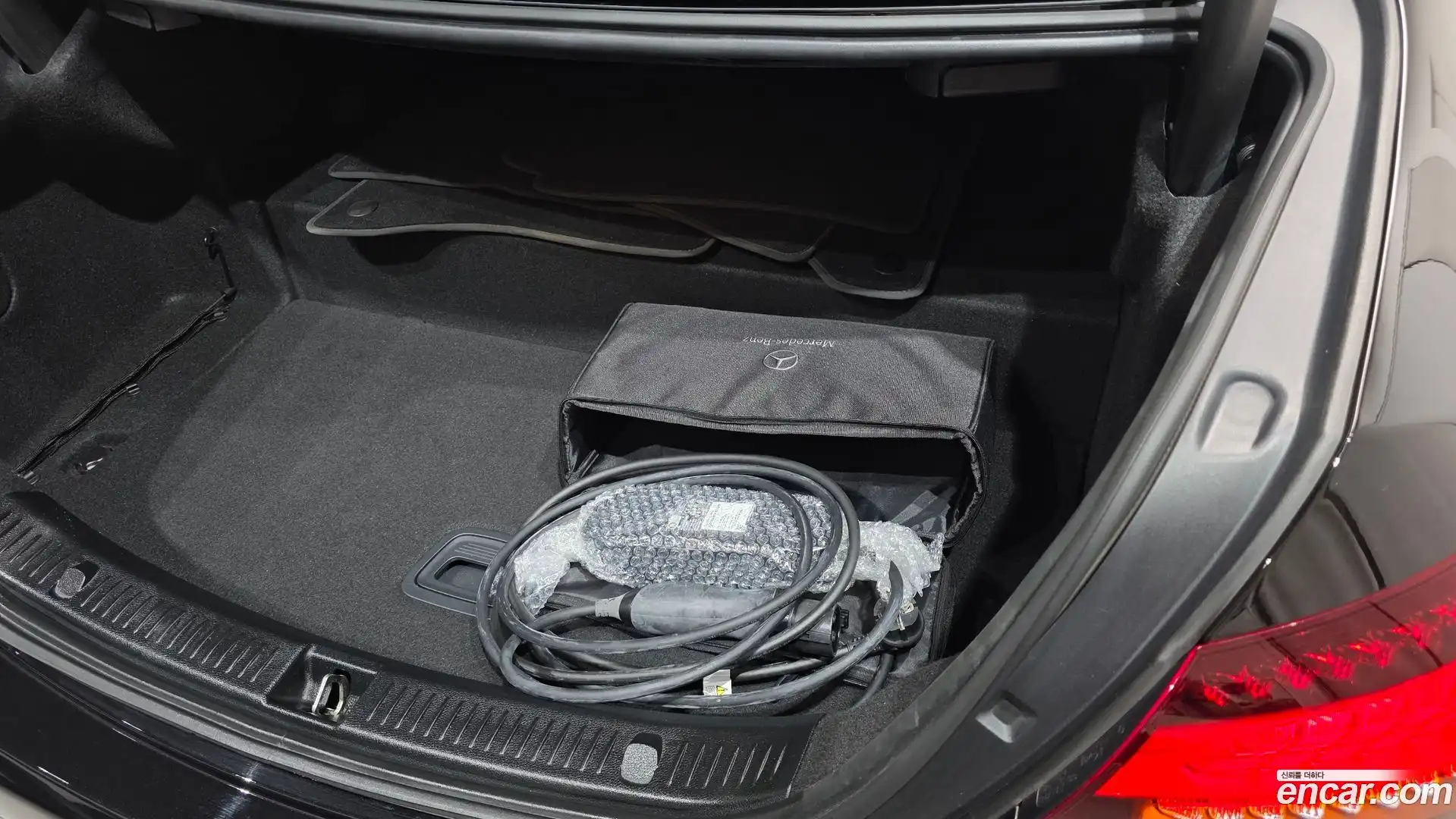 E-Class Mercedes-Benz 2023.0-OPTION-044