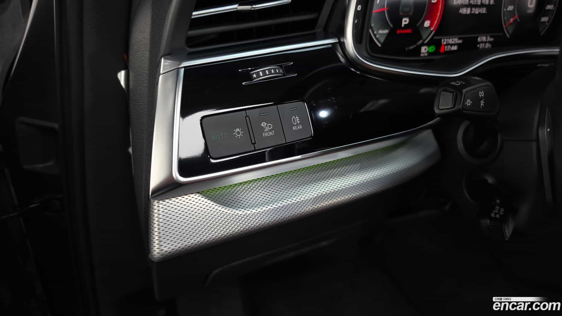 Q7 Audi 2021.3-OPTION-024