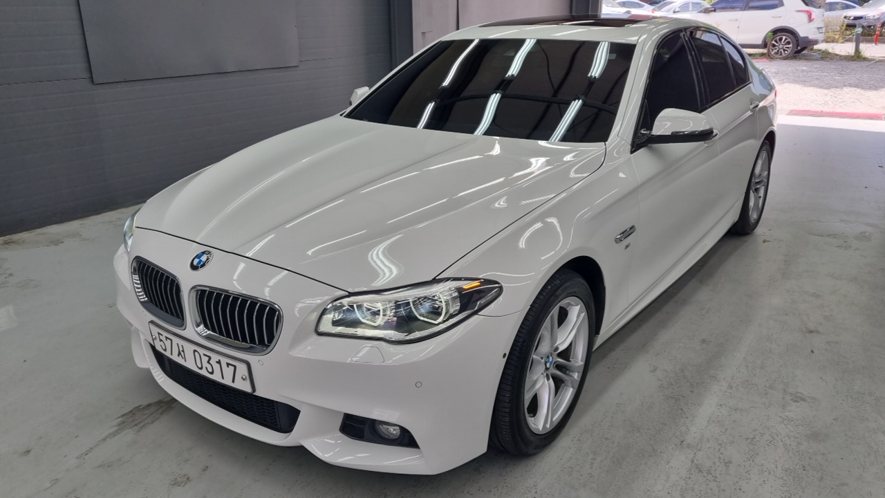 Main__Slider__Photo:5-Series BMW 2015.11-0