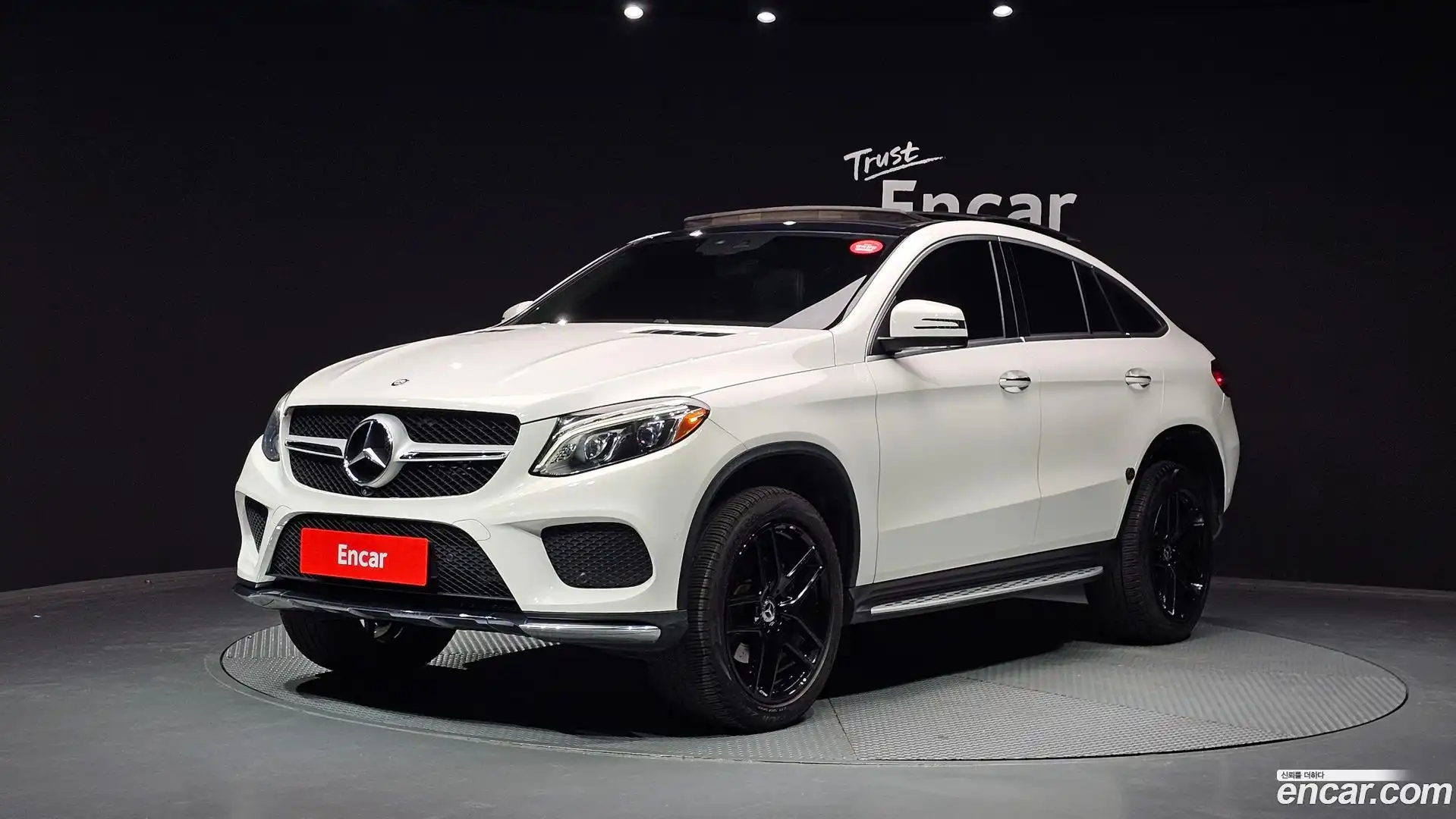 GLE-Class Mercedes-Benz 2017.4-OUTER-001