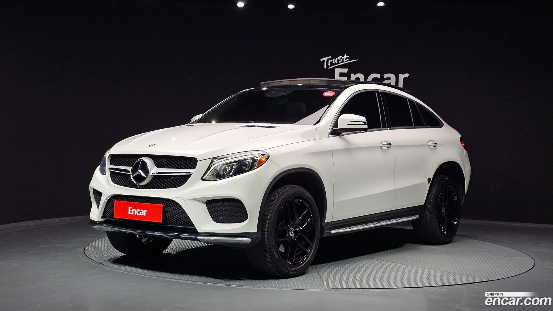 Main__Slider__Photo:GLE-Class Mercedes-Benz 2017.4-0