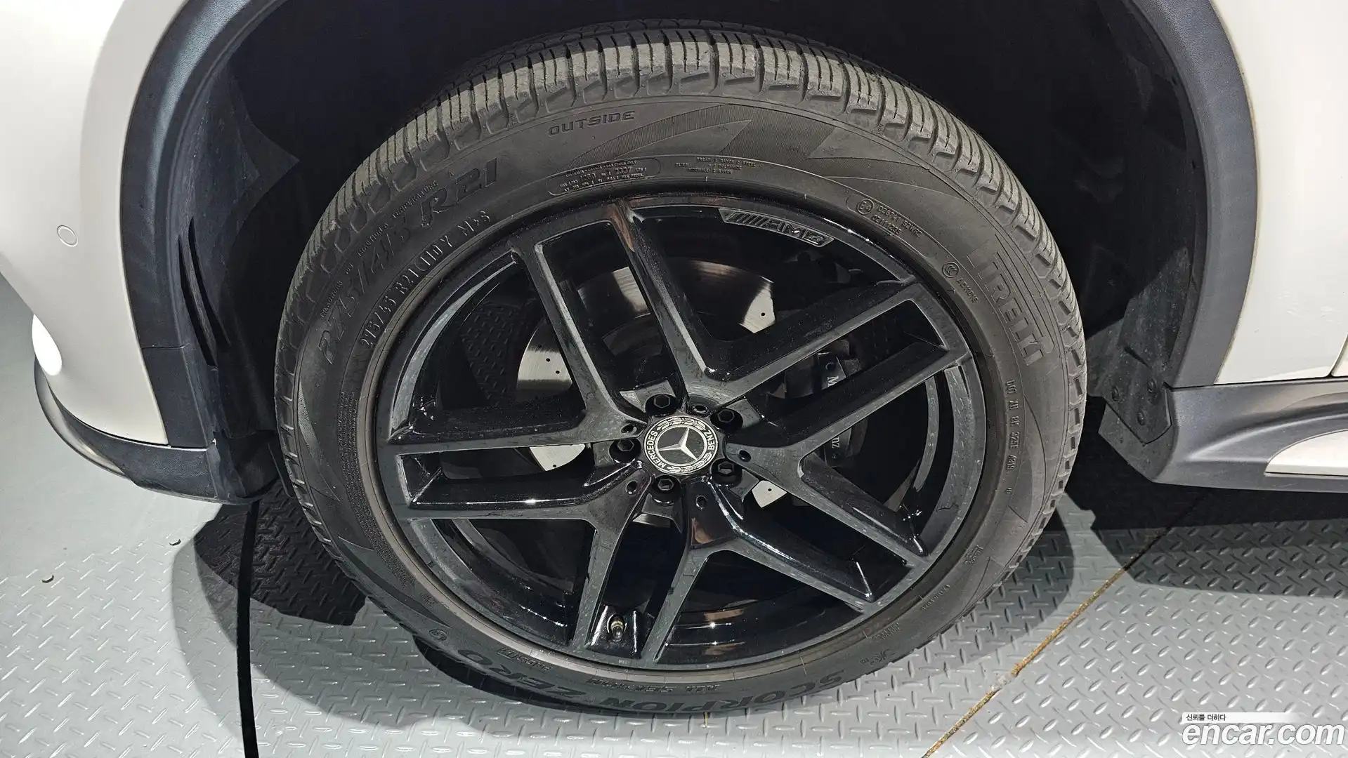 GLE-Class Mercedes-Benz 2017.4-OUTER-005