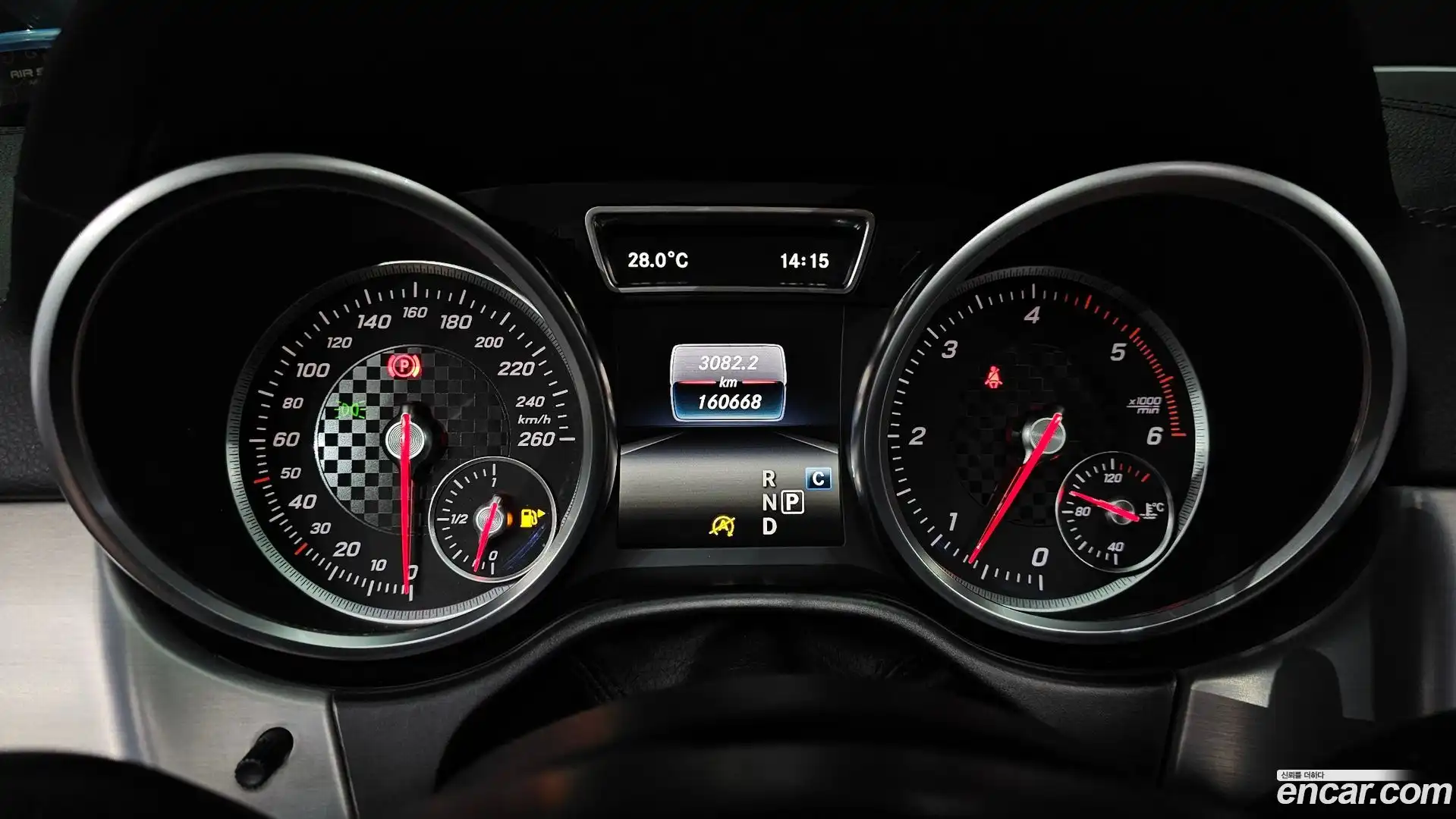 GLE-Class Mercedes-Benz 2017.4-INNER-008