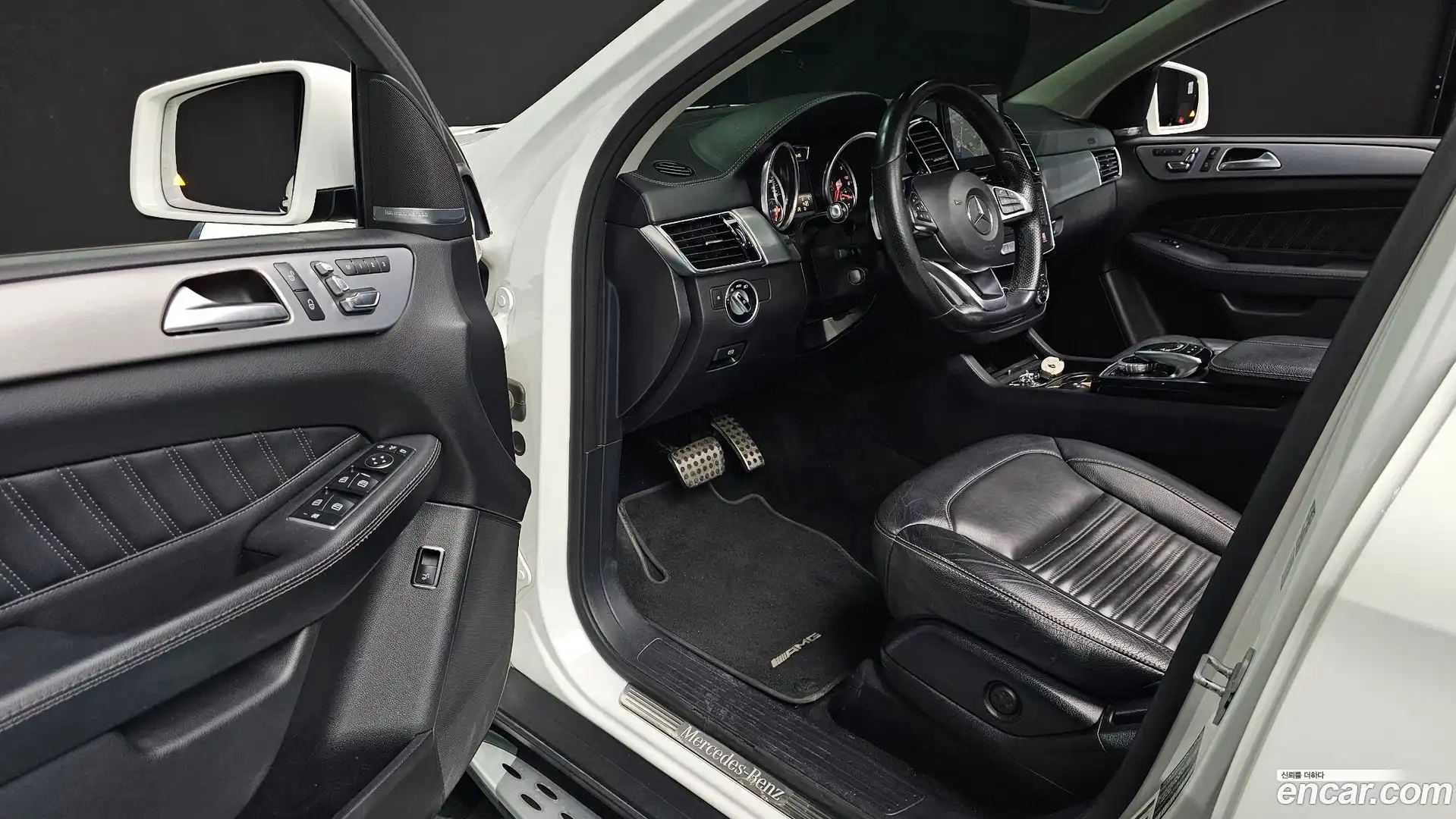 GLE-Class Mercedes-Benz 2017.4-INNER-010