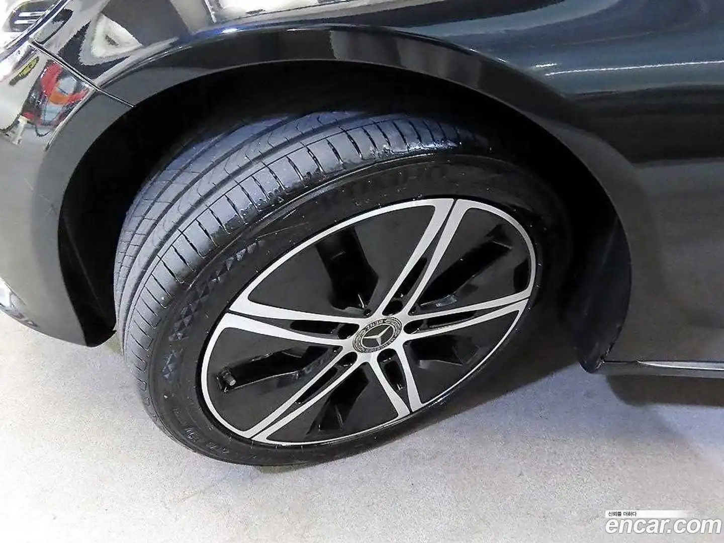 C-Class Mercedes-Benz 2019.5-OPTION-024