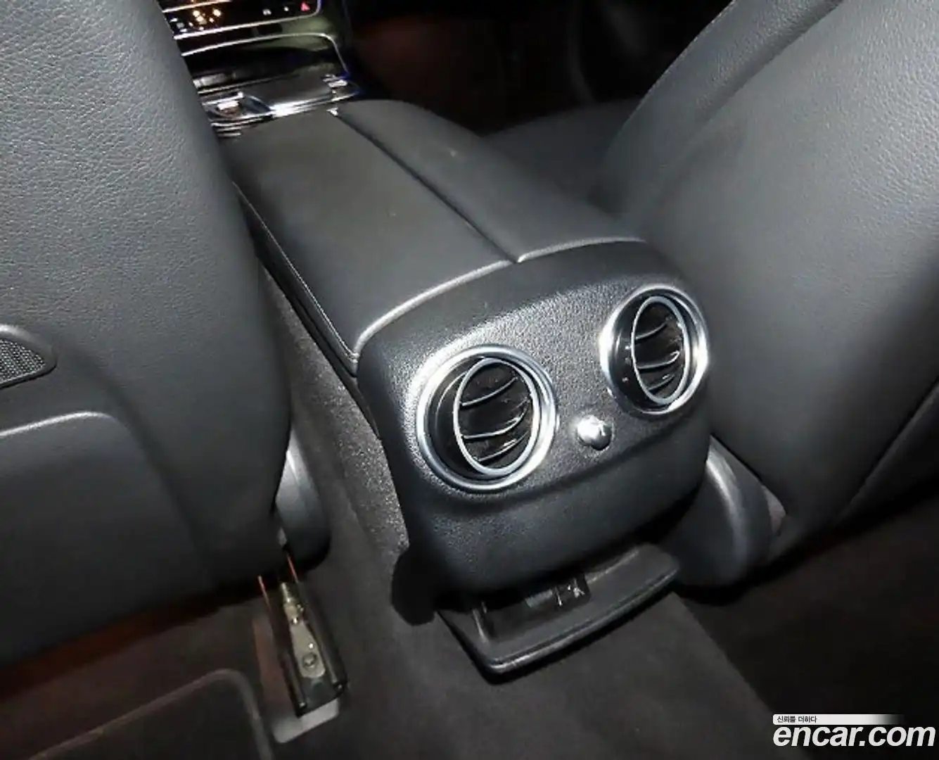 E-Class Mercedes-Benz 2022.1-OPTION-022