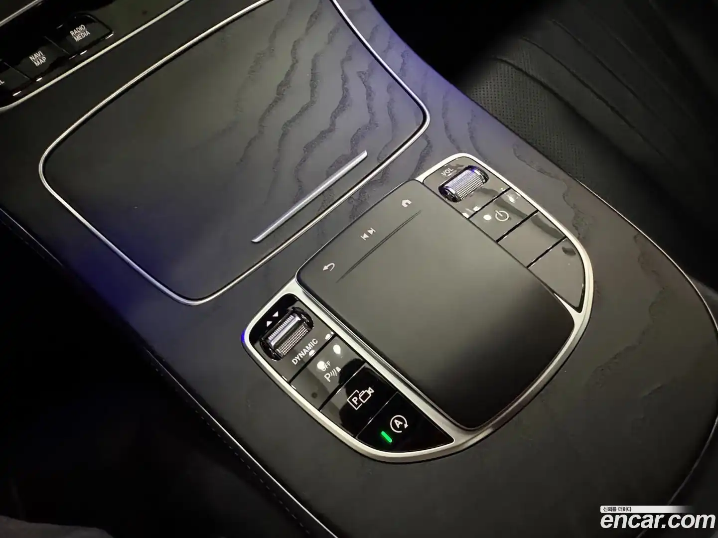 CLS-Class Mercedes-Benz 2022.4-OPTION-020