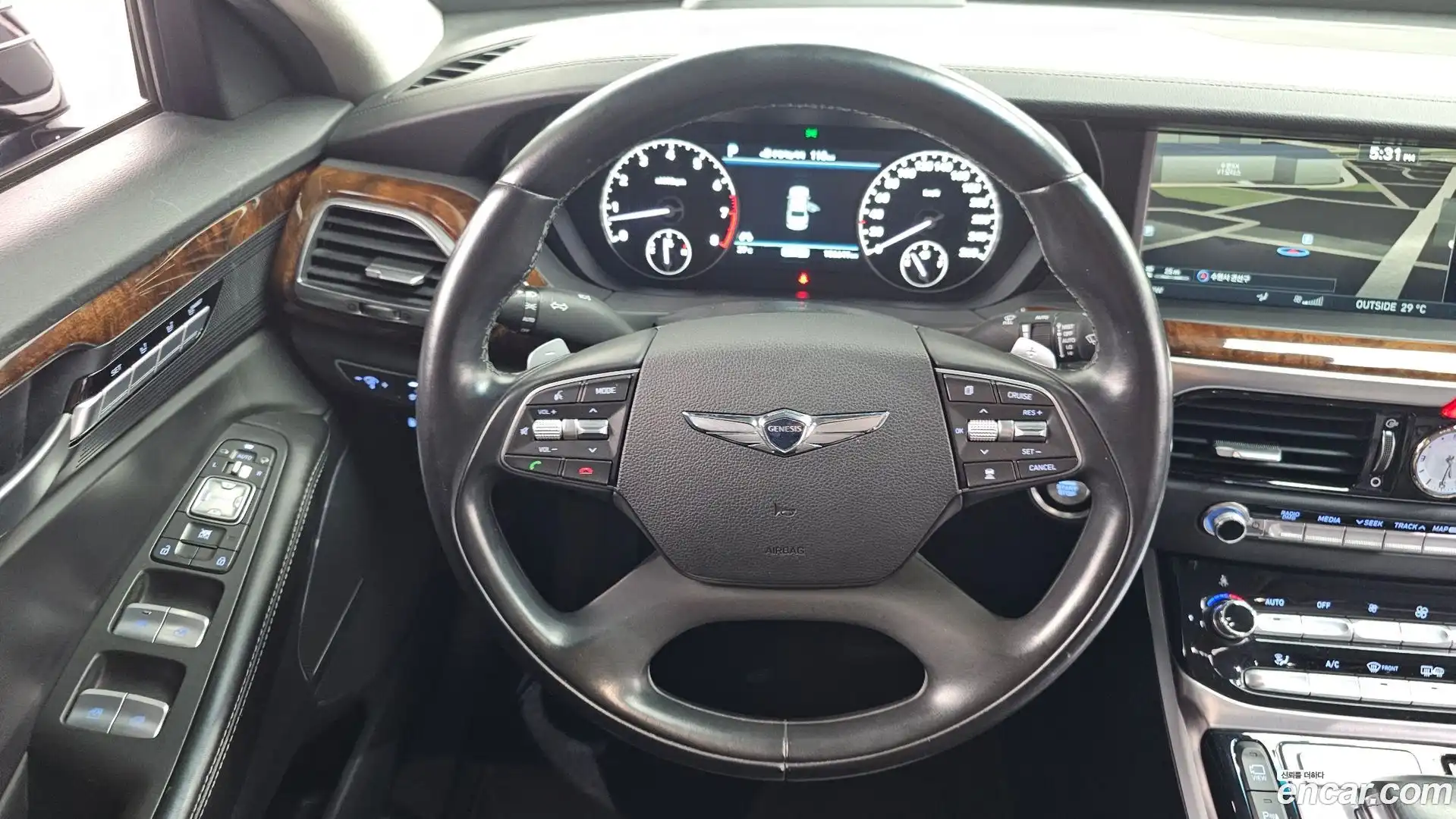 EQ900 Genesis 2016.5-OPTION-017