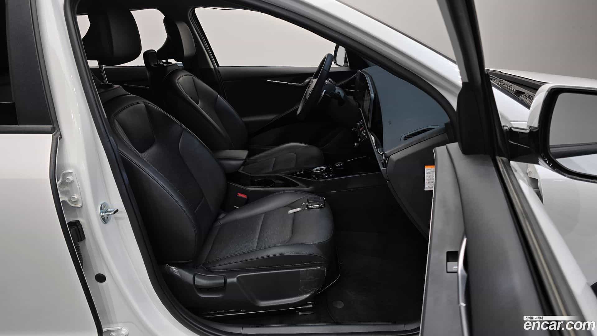 Niro Kia 2023.1-INNER-036