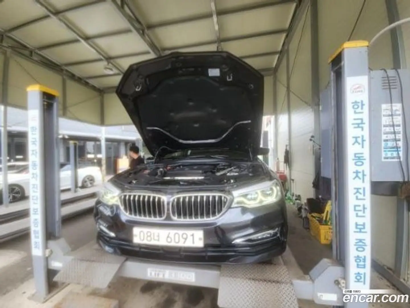Main__Slider__Photo:5-Series BMW 2018.6-0