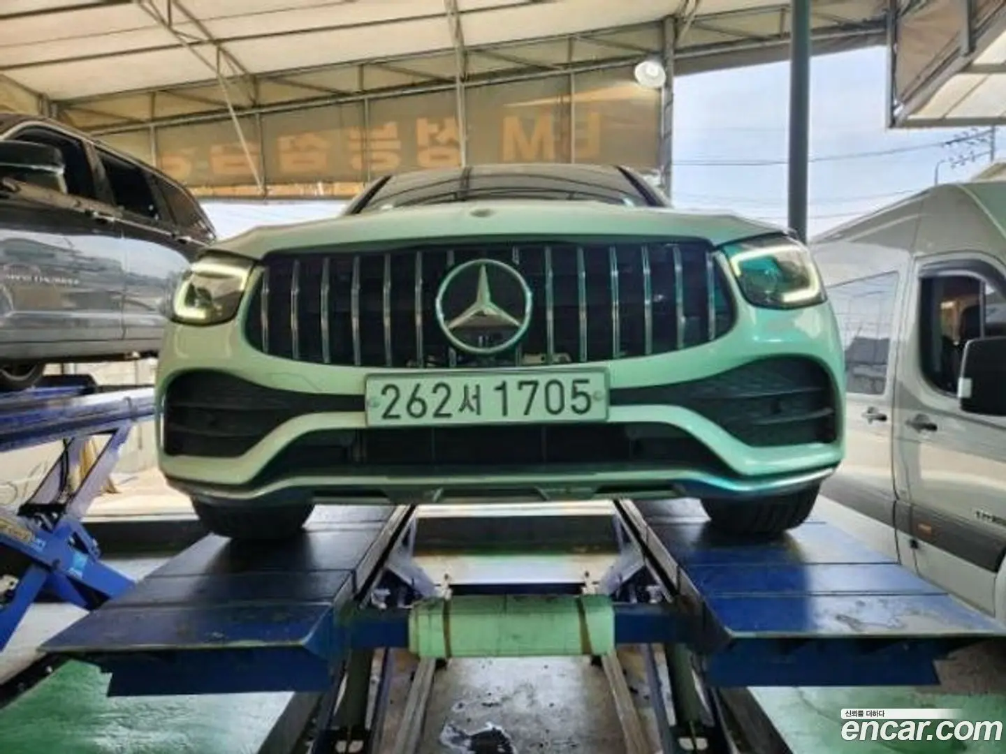 Main__Slider__Photo:GLC-Class Mercedes-Benz 2020.3-0