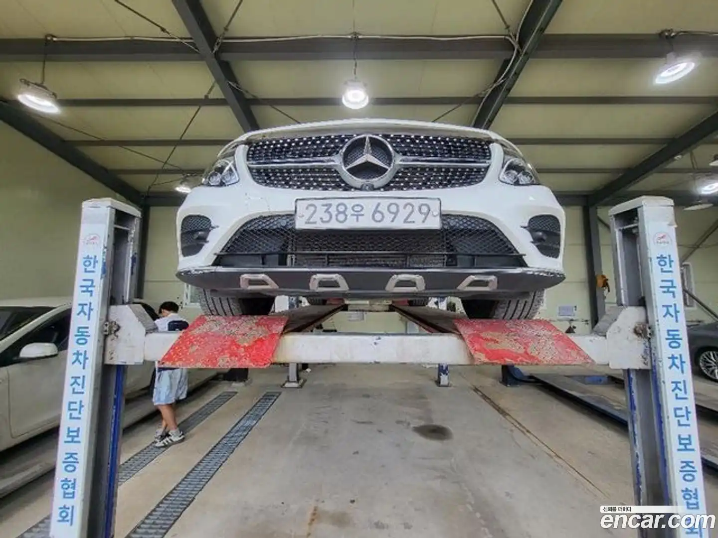 GLC-Class Mercedes-Benz 2019.9-OUTER-001