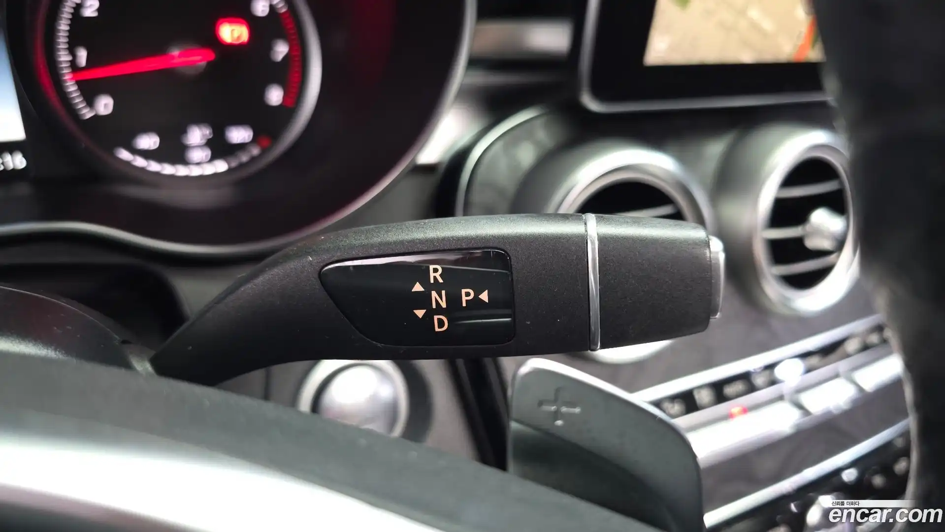C-Class Mercedes-Benz 2017.2-INNER-009