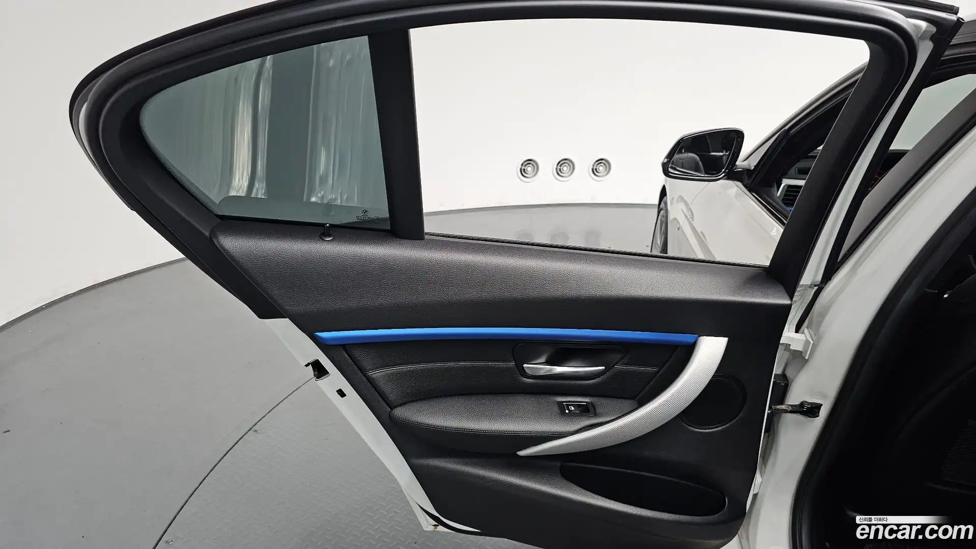 3-Series BMW 2017.6-INNER-035