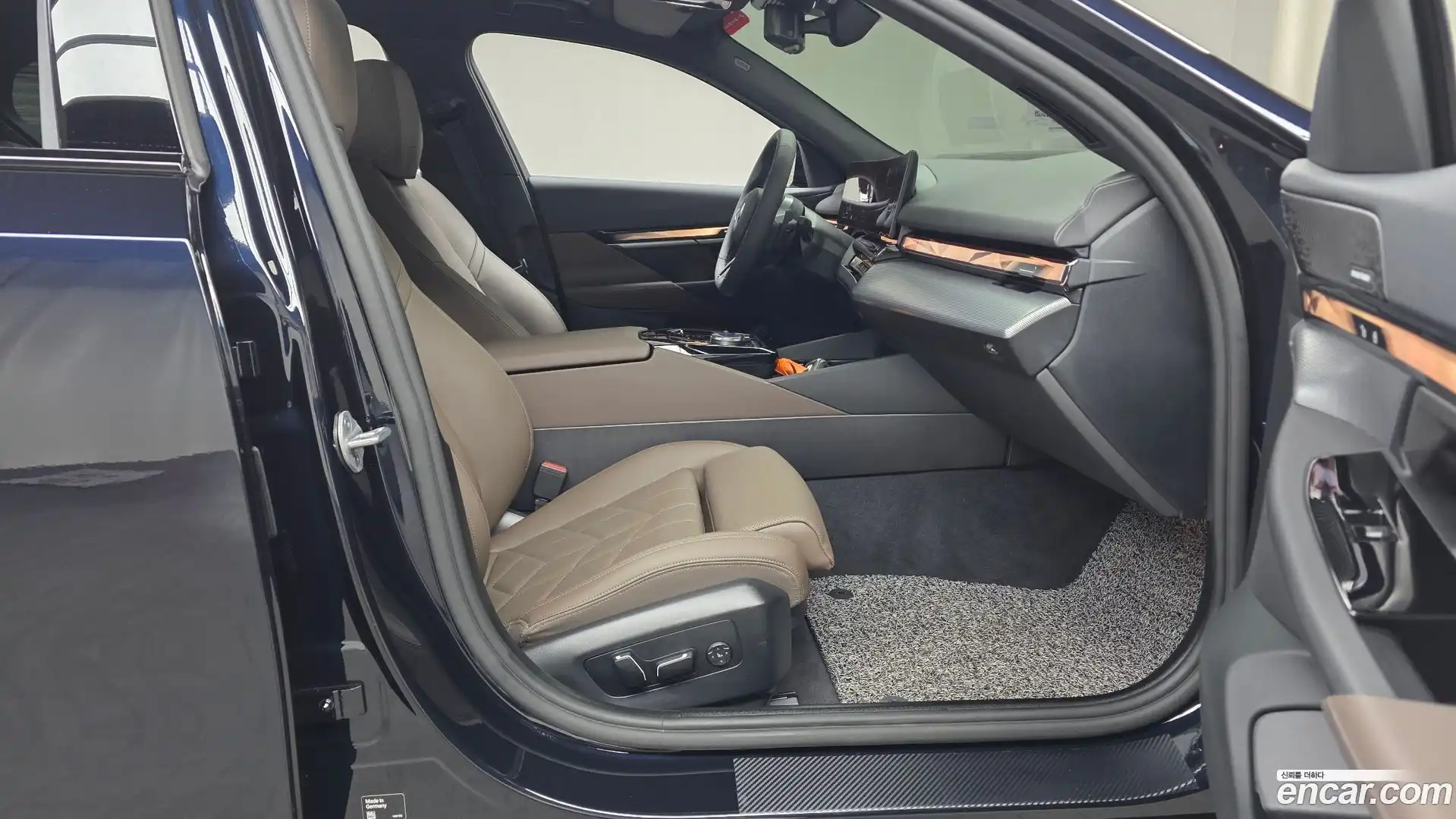 5-Series BMW 2025.6-INNER-036