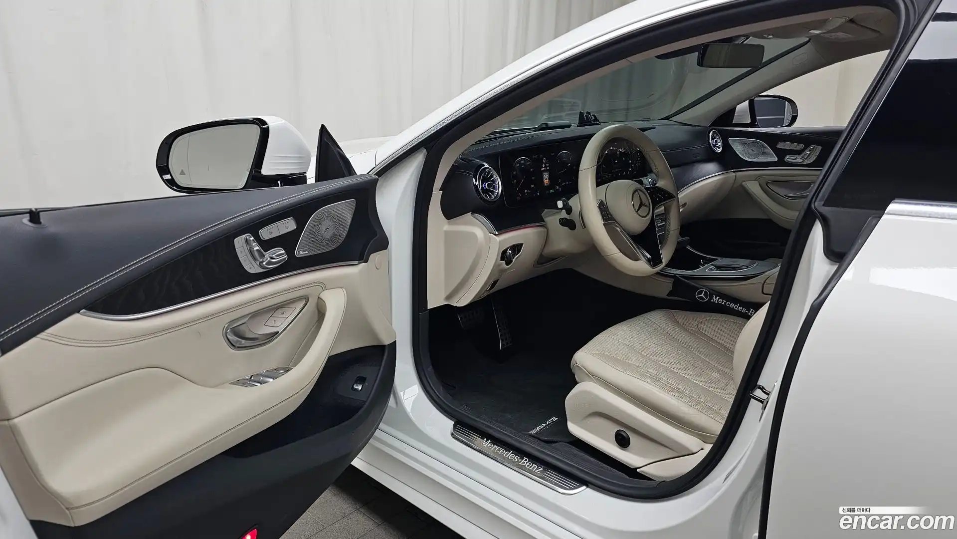 CLS-Class Mercedes-Benz 2022.3-INNER-010