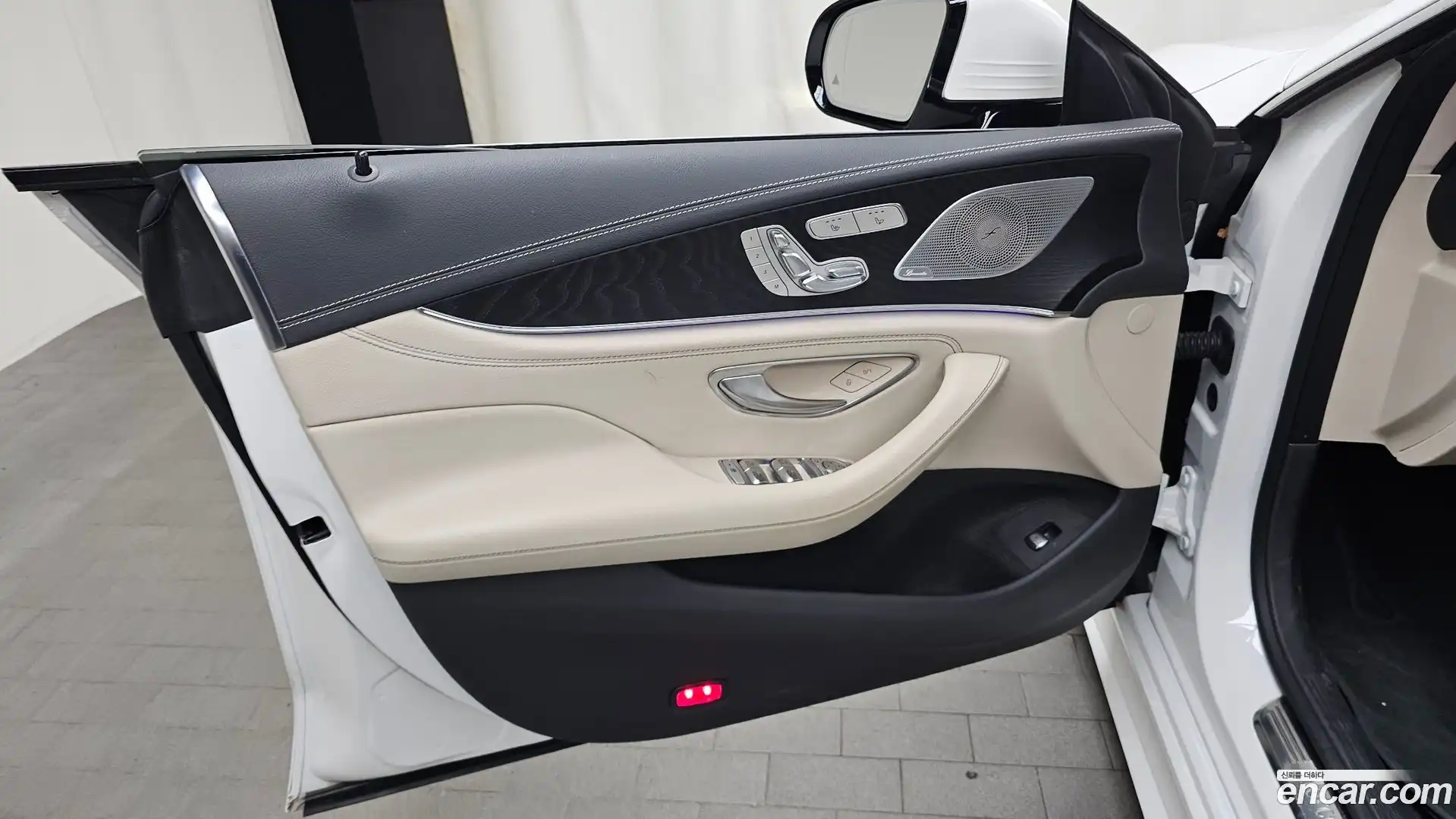 CLS-Class Mercedes-Benz 2022.3-INNER-034