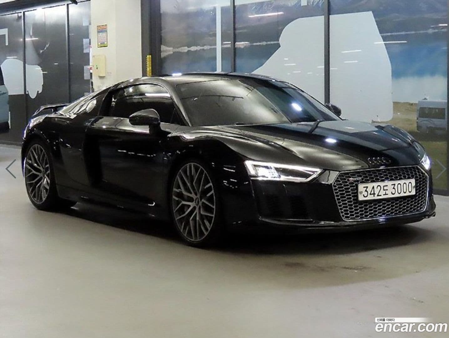 Main__Slider__Photo:R8 Audi 2017.11-0