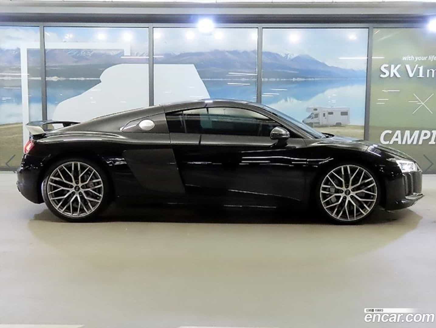 R8 Audi 2017.11-OUTER-003