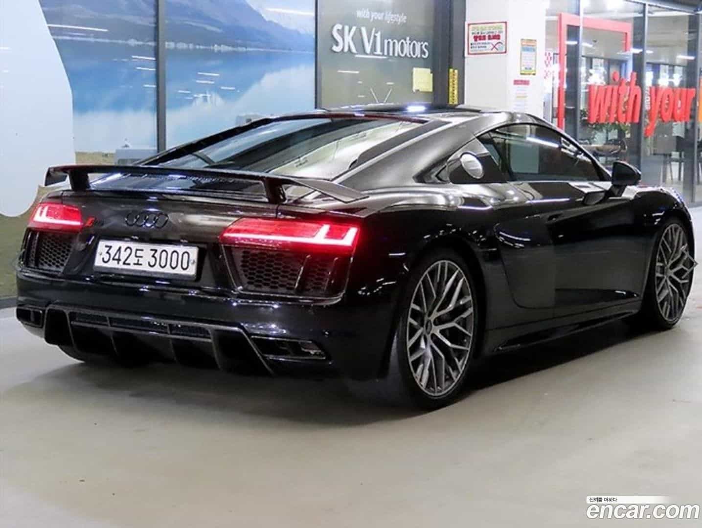 R8 Audi 2017.11-OUTER-004