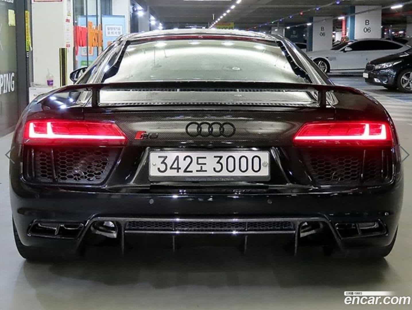 R8 Audi 2017.11-OUTER-005