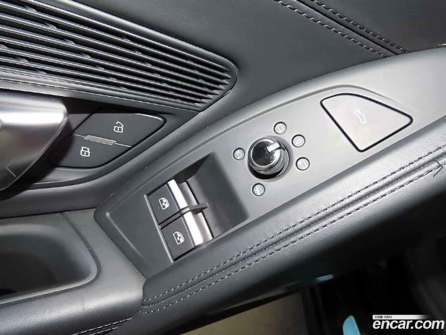 R8 Audi 2017.11-OPTION-016