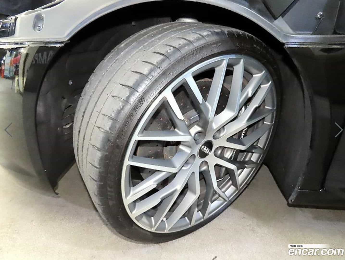 R8 Audi 2017.11-OPTION-022