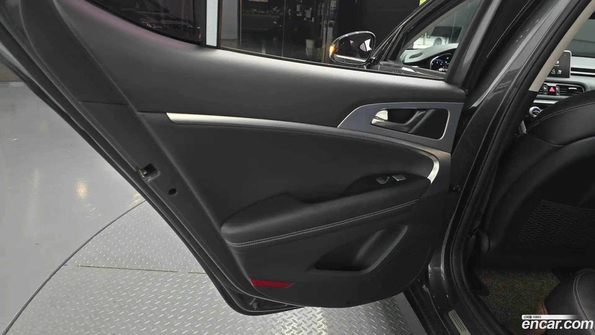 G70 Genesis 2017.9-INNER-035