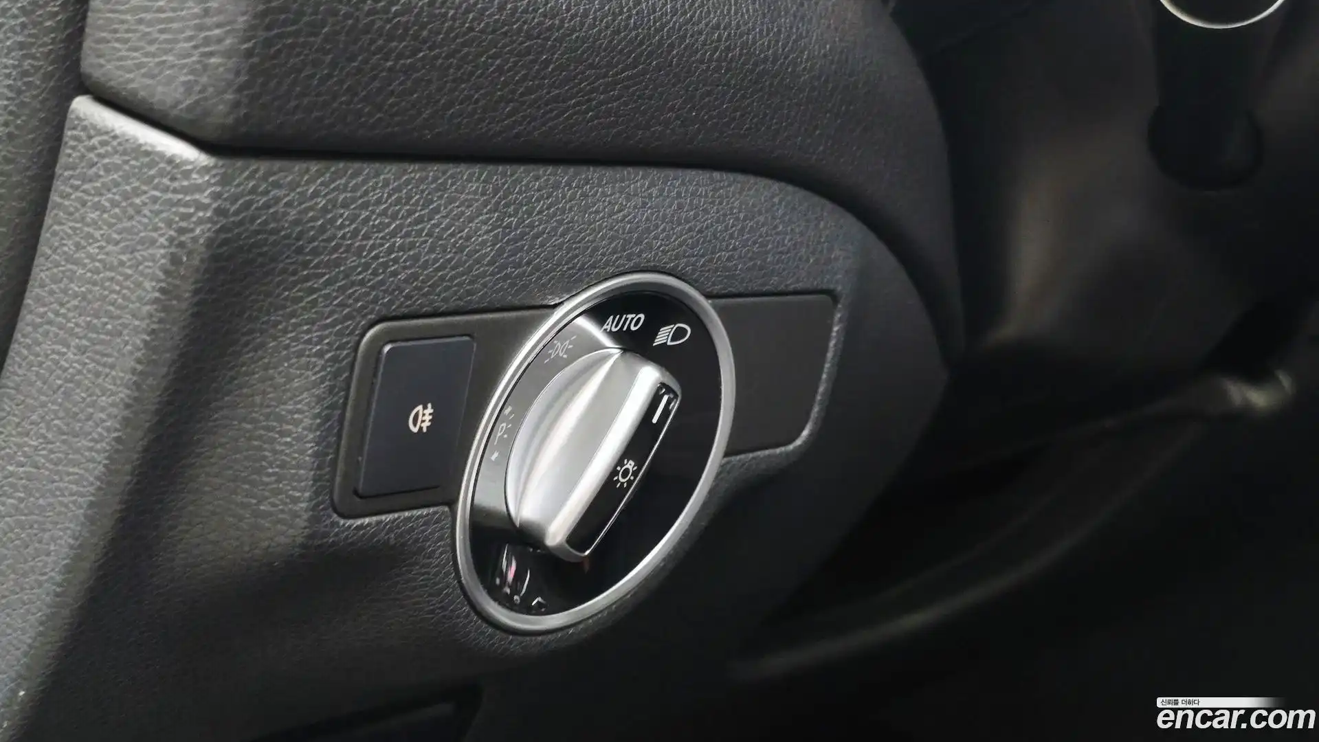CLA-Class Mercedes-Benz 2017.7-OPTION-023