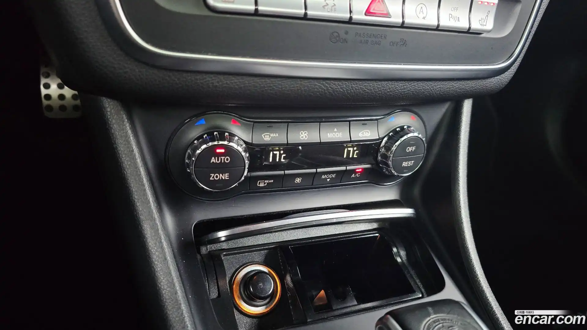 CLA-Class Mercedes-Benz 2017.7-OPTION-040