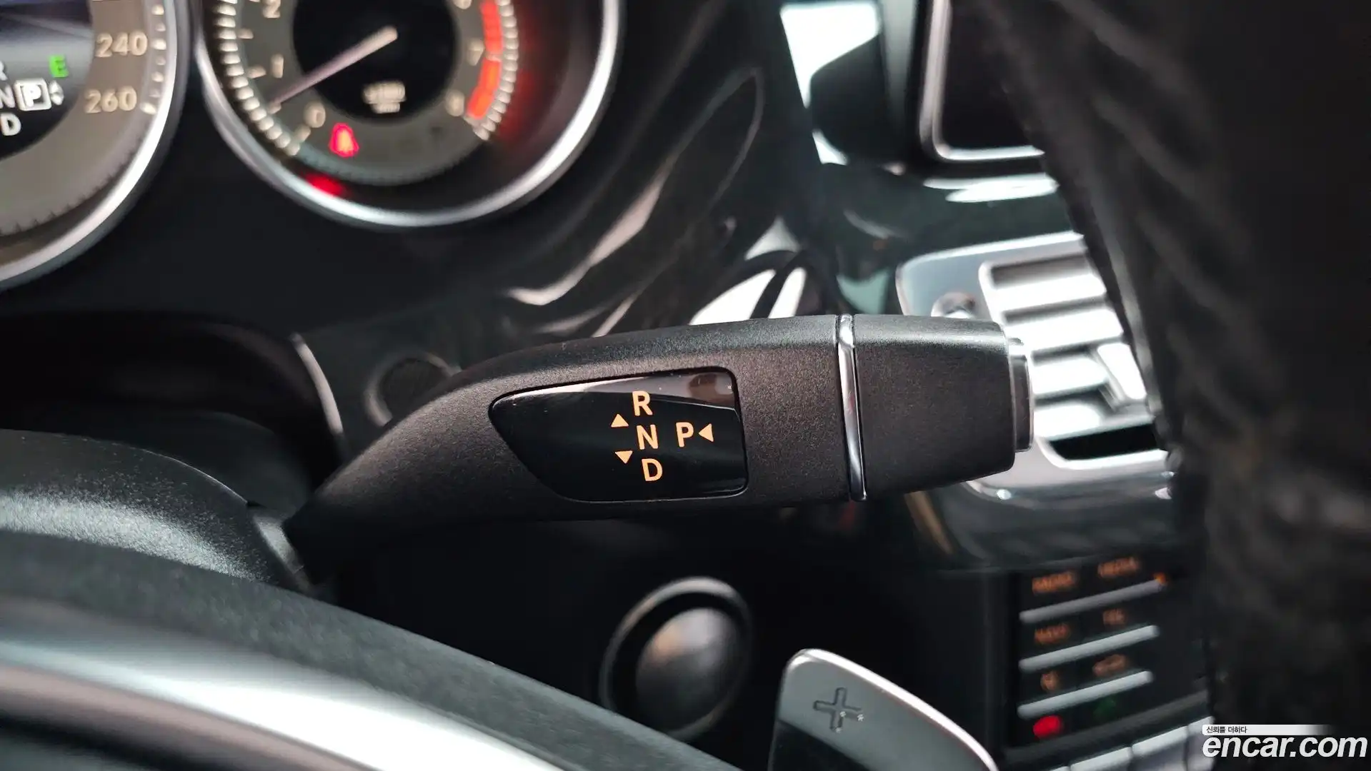 CLS-Class Mercedes-Benz 2015.10-INNER-009