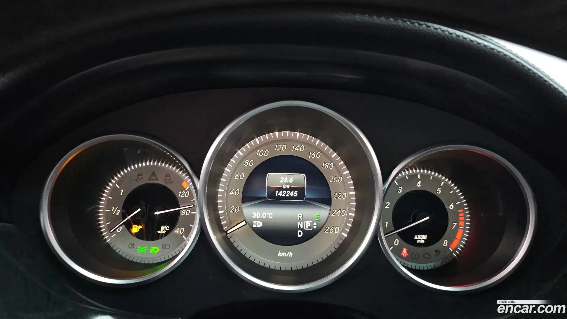 CLS-Class Mercedes-Benz 2015.10-OPTION-023