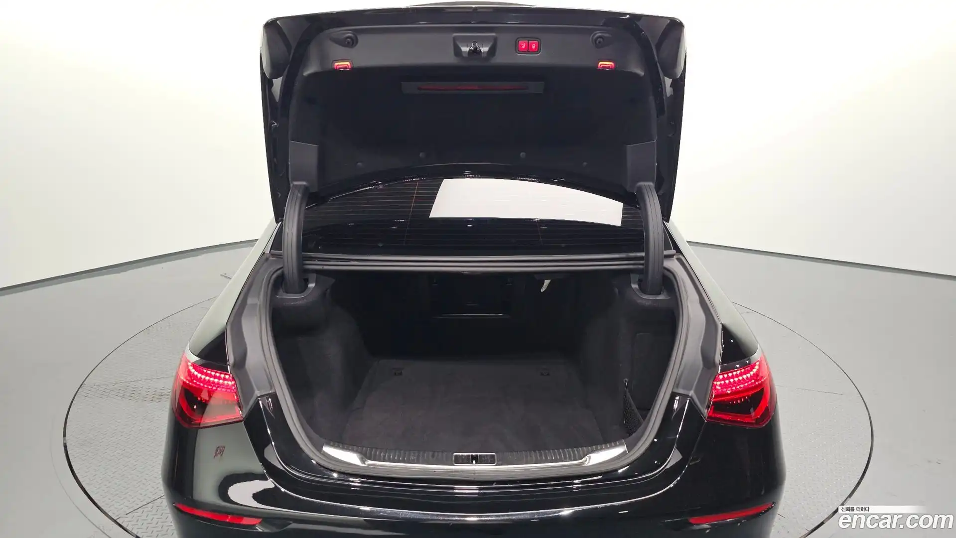 S-Class Mercedes-Benz 2022.6-OPTION-024