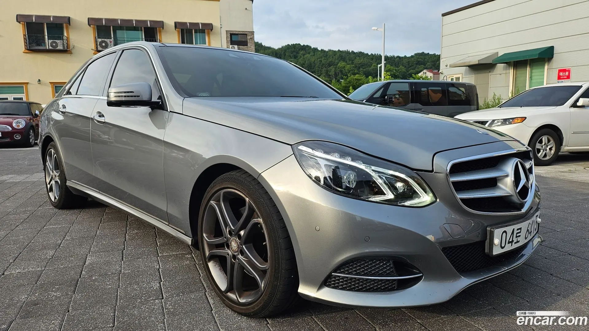 Main__Slider__Photo:E-Class Mercedes-Benz 2015.4-0