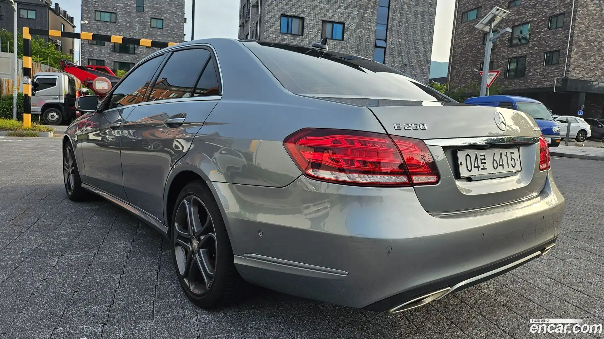 E-Class Mercedes-Benz 2015.4-INNER-007