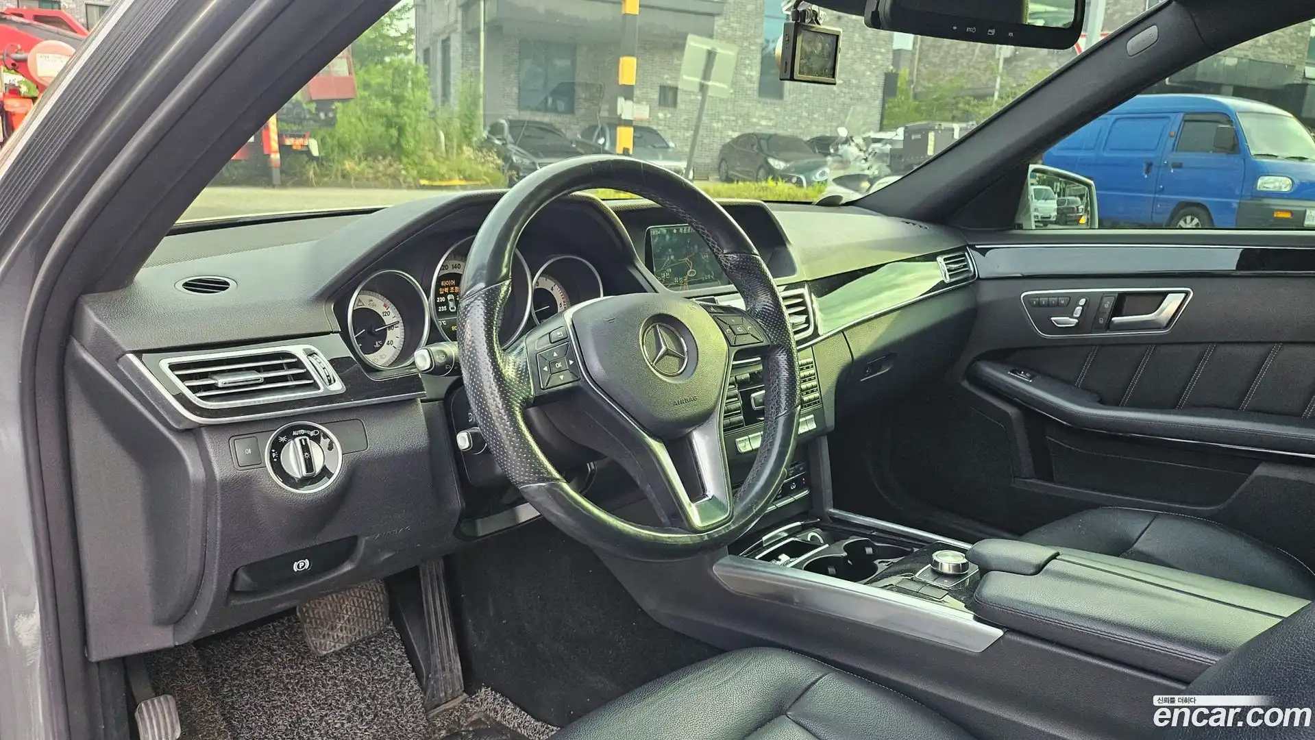 E-Class Mercedes-Benz 2015.4-INNER-008
