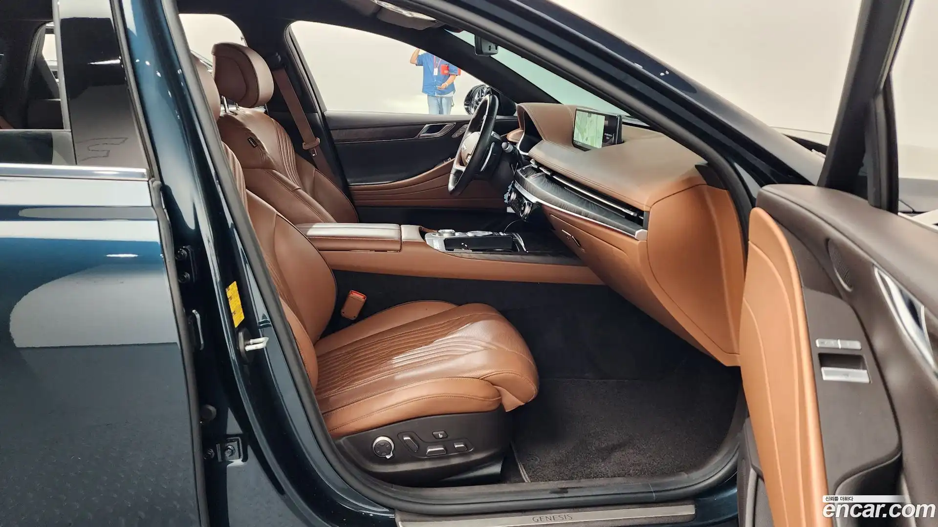 G80 Genesis 2022.0-INNER-036
