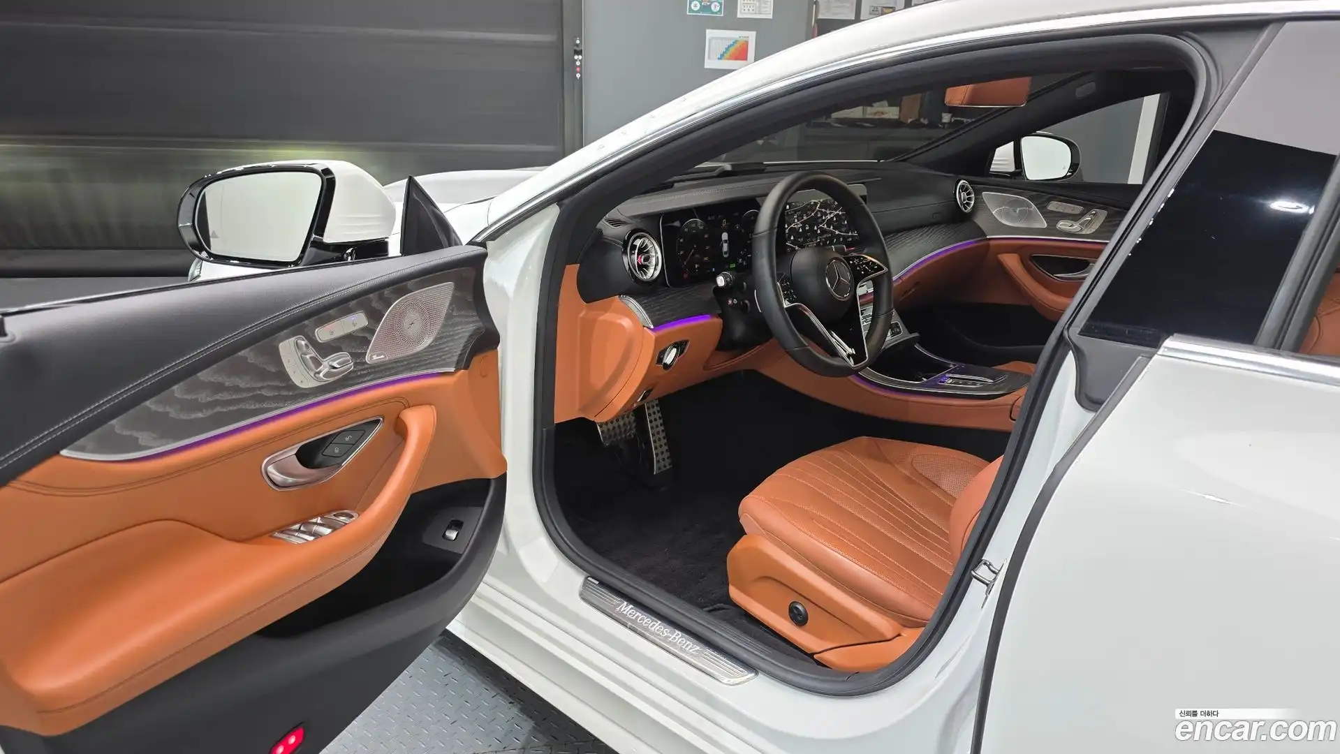 CLS-Class Mercedes-Benz 2023.7-INNER-010