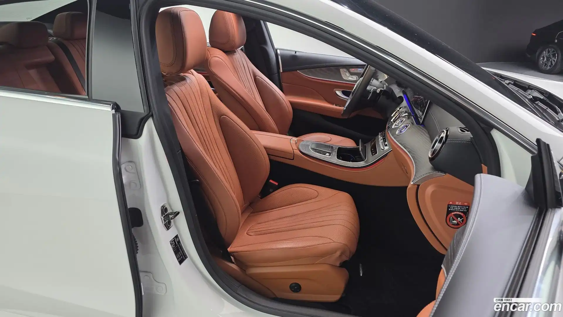 CLS-Class Mercedes-Benz 2023.7-OPTION-016