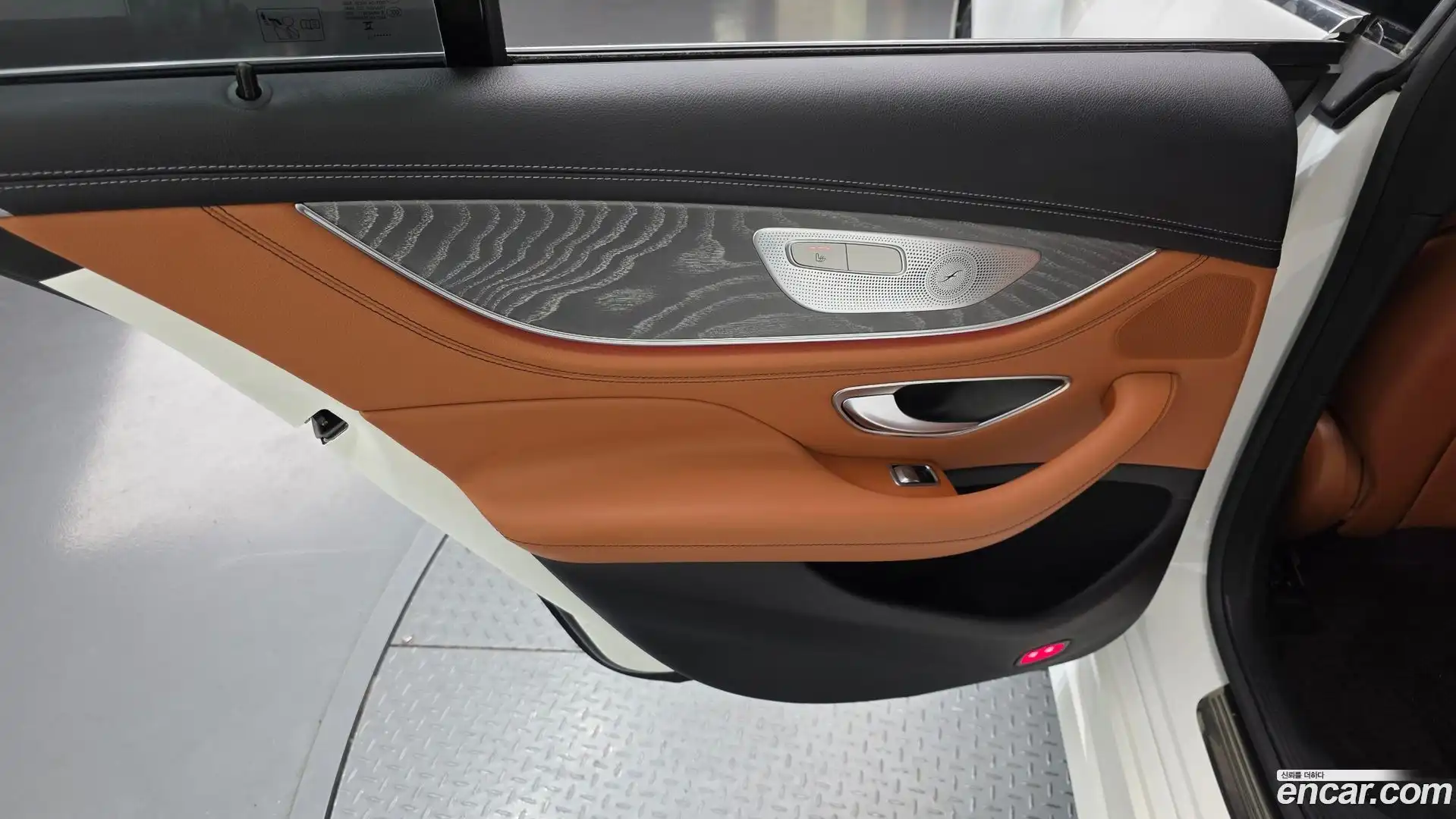 CLS-Class Mercedes-Benz 2023.7-INNER-035