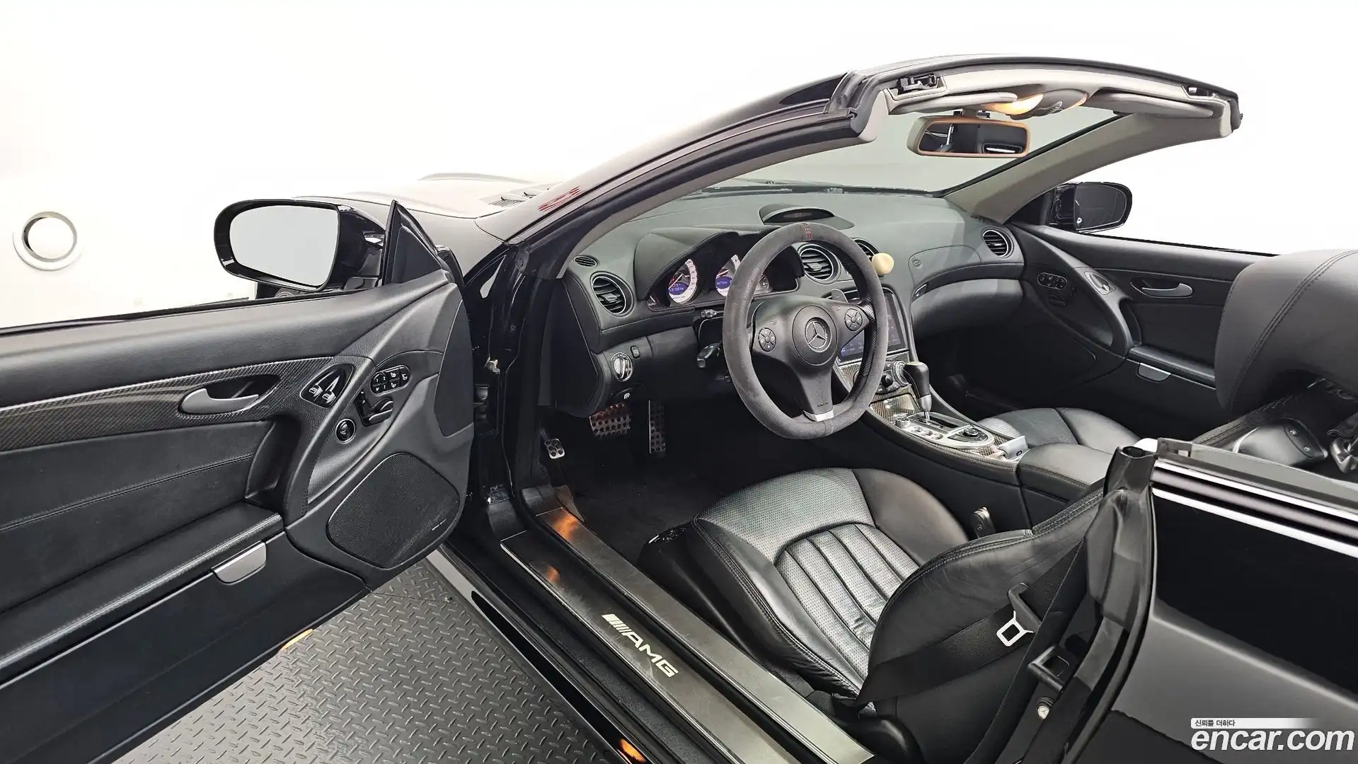 SL-Class Mercedes-Benz 2010.0-INNER-010