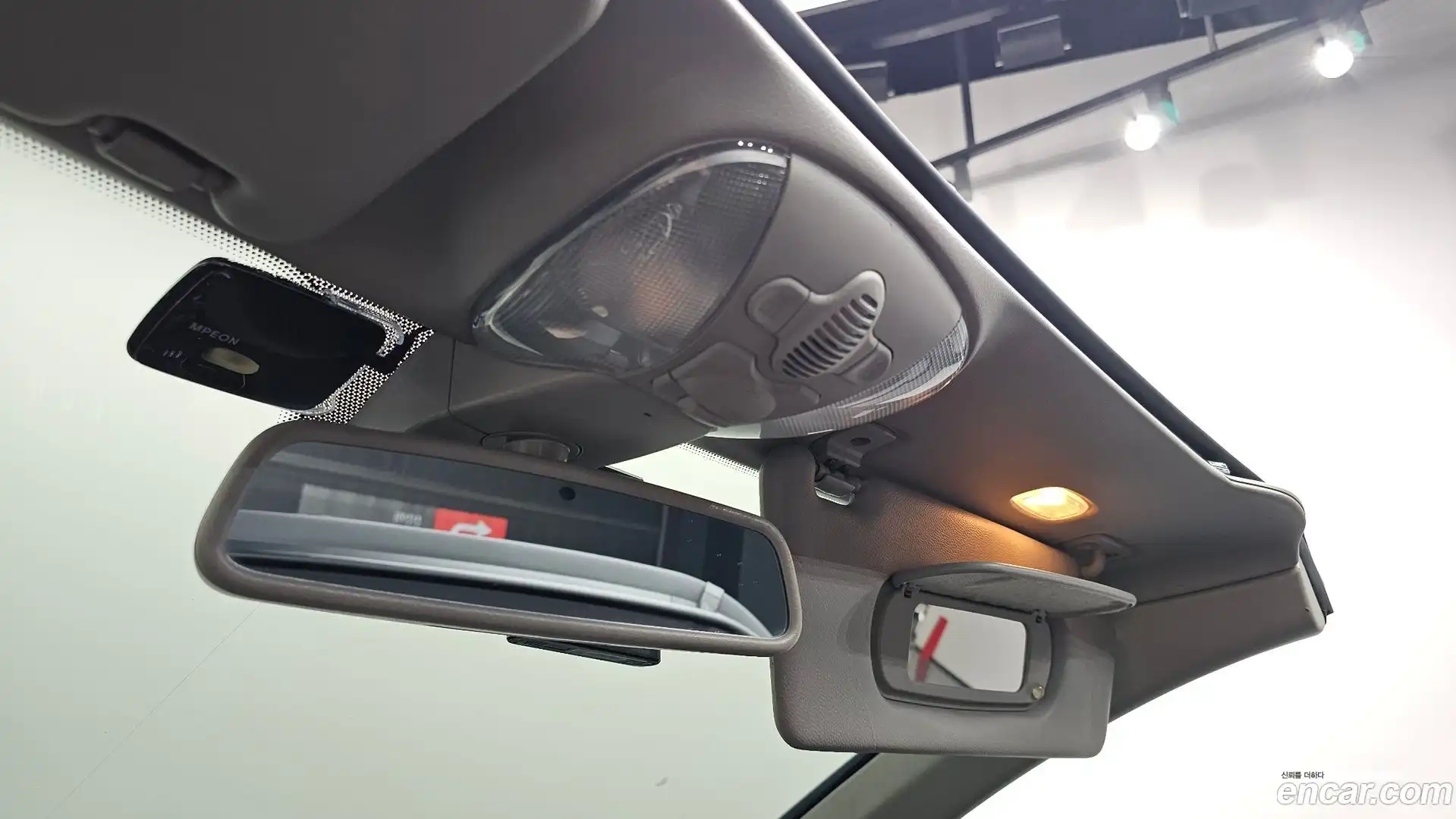 SL-Class Mercedes-Benz 2010.0-OPTION-023
